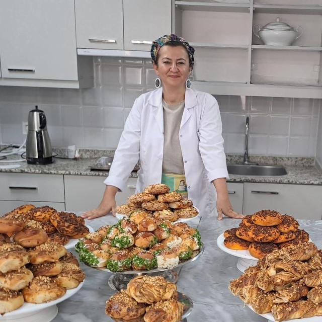 Meslek Fabrikası ile altın bileziği taktı, Hollanda'da pastacı oldu