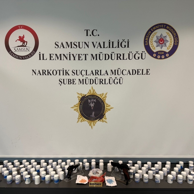 Samsun'da yatak odasında ve araçta uyuşturucu ele geçirildi