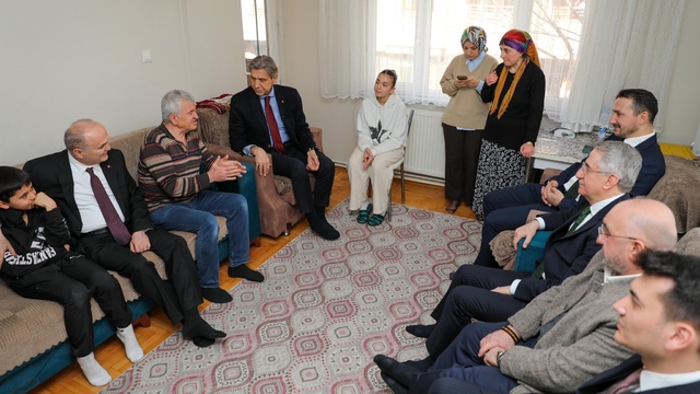 AK Parti yerel yönetimler başkanı Demir Düzce'ye geldi
Ramazan'ın bereketi Düzcelilerle paylaşıldı