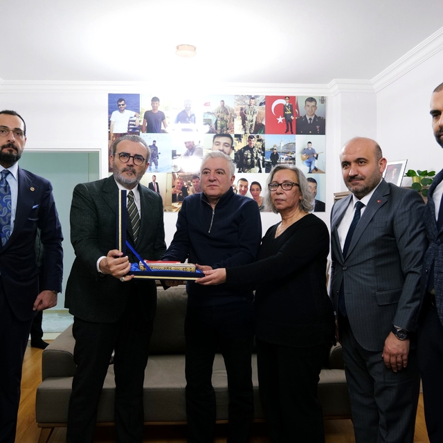 AK Parti MKYK Üyesi Ünal, şehit ailesinin misafiri oldu