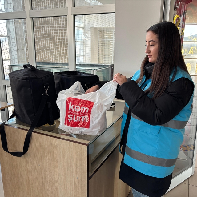 Bingöl'de öğrencilerden "Komşum Projesi" ile Ramazan dayanışması