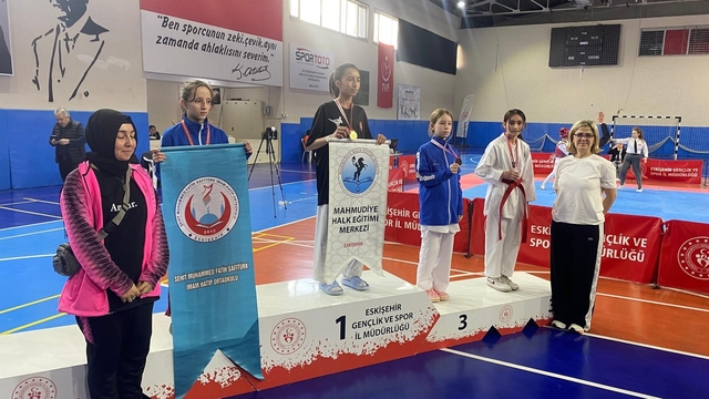 'Yıldız Kız-Erkek Taekwondo İl Birinciliği' tamamlandı