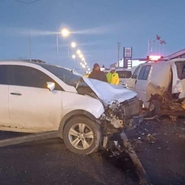 Bafra'da otomobil minibüse çarptı: 1 yaralı