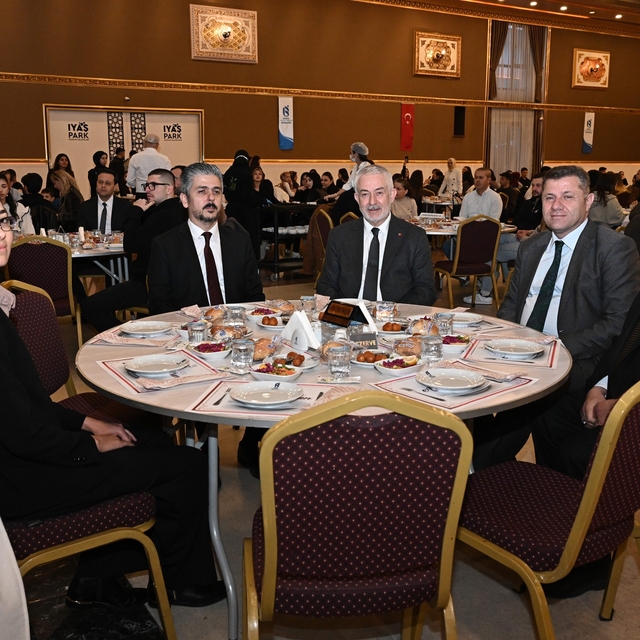 Başkan Başdeğirmen, üniversiteli gençlerle iftarda buluştu