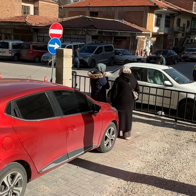 Otoparkta sürücüleri mahsur bıraktı, gelince de "Bilemedim ki" dedi