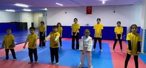 Başiskele'de kış spor okulları 9 branşta eğitimlerini sürdürüyor