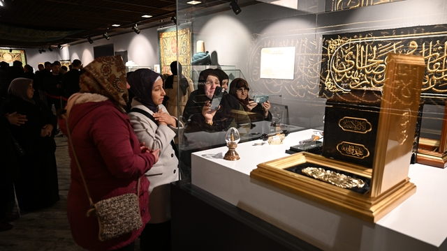 Gaziantep'te Mukaddes Emanetler Sergisi ziyaretçi akınına uğruyor