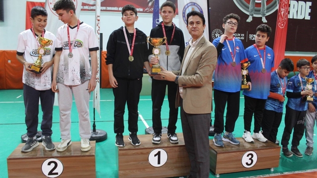 Floor Curling Yıldızlarda İl Şampiyonu takımlar Köyceğiz'den