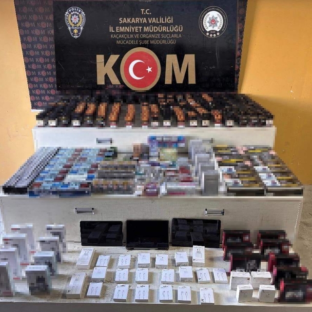 Gümrük kaçağı ürünleri piyasaya süreceklerdi polis yakaladı: 3 gözaltı