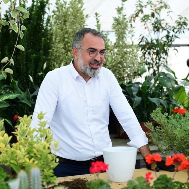 Süs bitkileri üretimi Kestel Belediyesi ile dünya pazarına açılıyor