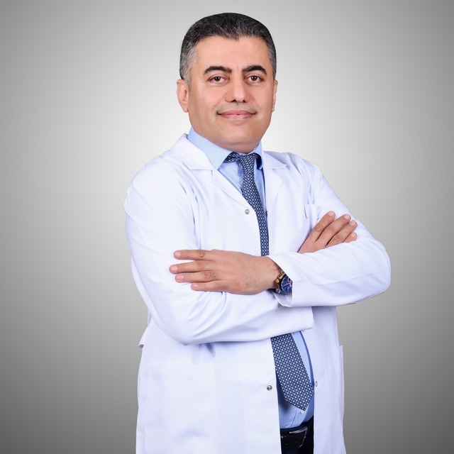 Prof. Dr. İrfan Koca: "Patlamış fıtıklar da ameliyatsız tedavi edilebilir"