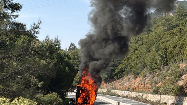 'Yangın önlemi için temizlik yapılıyor' haberinden bir saat sonra yangın çıktı