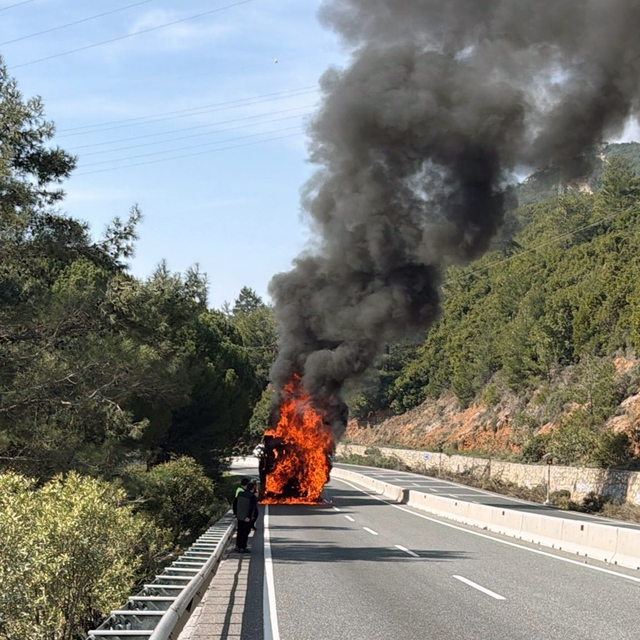 'Yangın önlemi için temizlik yapılıyor' haberinden bir saat sonra yangın çı...