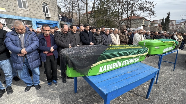 Trafik kazasında hayatını kaybeden karı-koca toprağa verildi