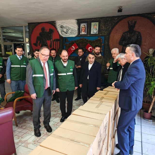 Kayseri'de binlerce öğrenci "İlk Ders Yeşilay" ile bilinçlendi