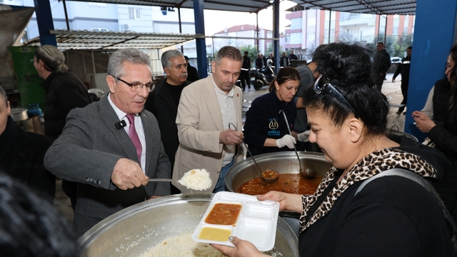 Nazilli Belediyesi'nden Yeni Mahalle'de iftar programı