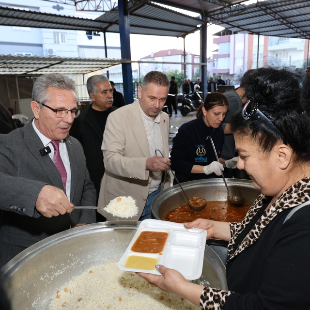 Nazilli Belediyesi'nden Yeni Mahalle'de iftar programı