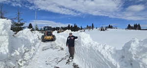 Giresun'un turizm merkezi Kulakkaya Yaylası'nda kar kalınlığı 2 metreyi bul...