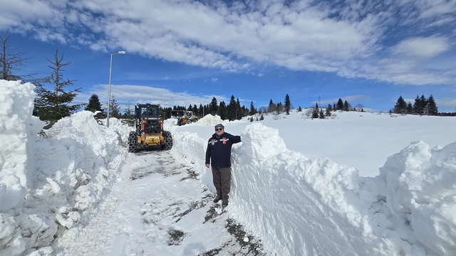 Giresun'un turizm merkezi Kulakkaya Yaylası'nda kar kalınlığı 2 metreyi buldu