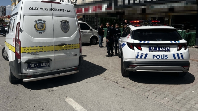 Husumetlisini pastanede öldüren sanığa 10, ağabeyine 6 yıl 8 ay hapis cezası