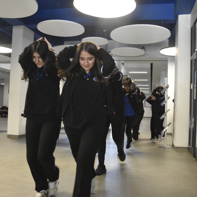 Bitlis'teki okullarda deprem tatbikatı yapıldı