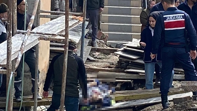 Sağlık ocağı inşaatında 3'üncü kattan düşen işçi ağır yaralandı