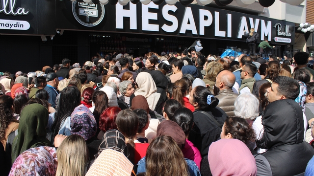 Aydın'da 'indirimli eşya' izdihamı: Ezilen ve bayılan vatandaşlar hastaneye kaldırıldı