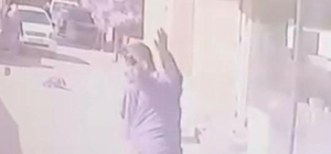 İzmir'de alacak verecek kavgası kanlı bitti: 1 yaralı