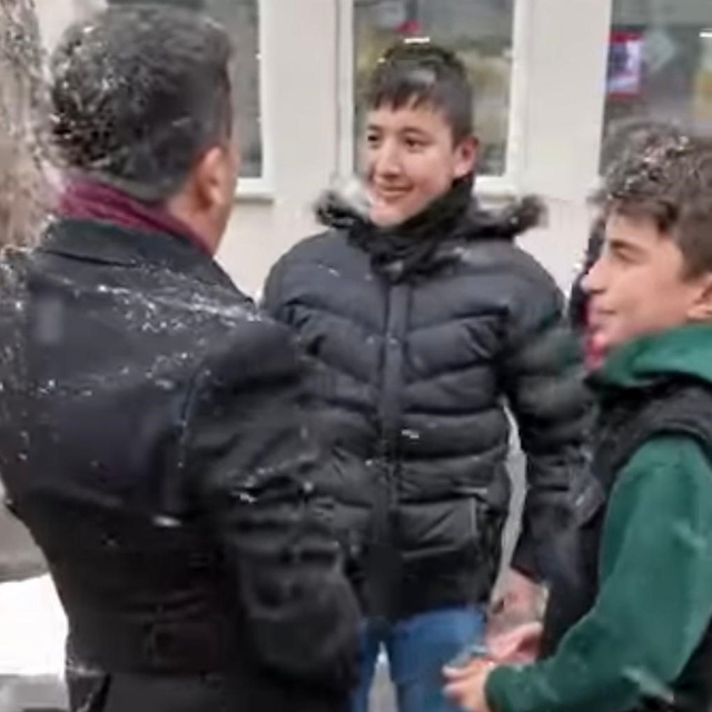 Başkan Arı, hafızlık öğrencilerini makamında ağırladı