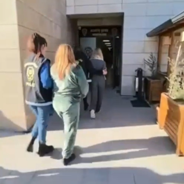 Fuhuş operasyonunda yakalananların banka hesaplarında 6 milyon TL'lik harek...