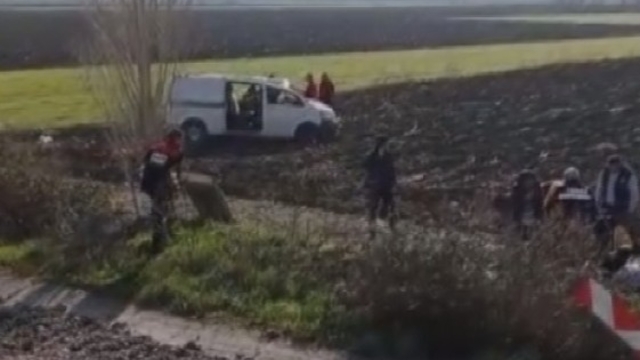 Amasya'da minibüs tarlaya uçtu; 8 yaralı