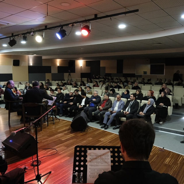 Sakarya'da tasavvuf nağmeleri
Tarık Genç ve Yunus Balcıoğlu sahne aldı