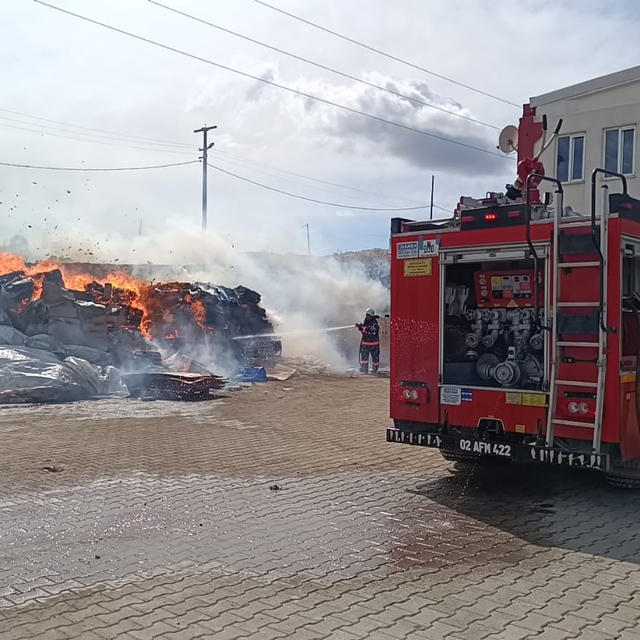 Adıyaman'da tütün üretim tesislerinde yangın