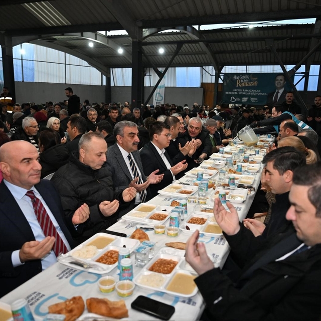 Başkan Akın, Balyalılar ile iftarın bereketini paylaştı