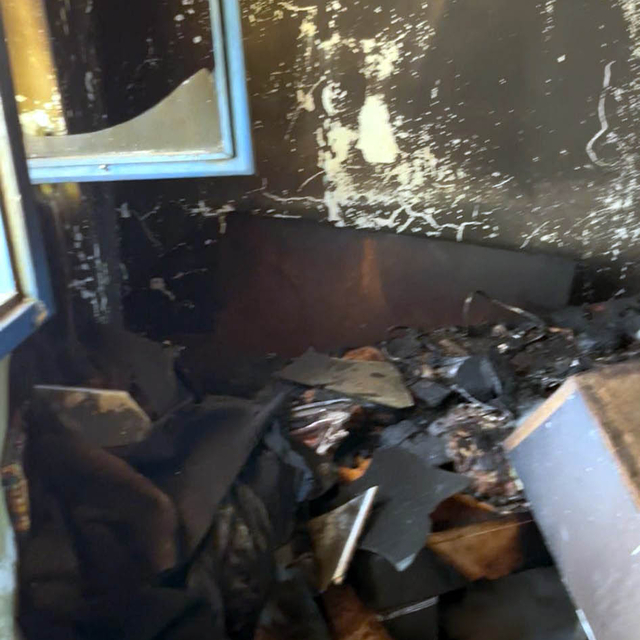 Evde çıkan yangında hayatını kaybetti