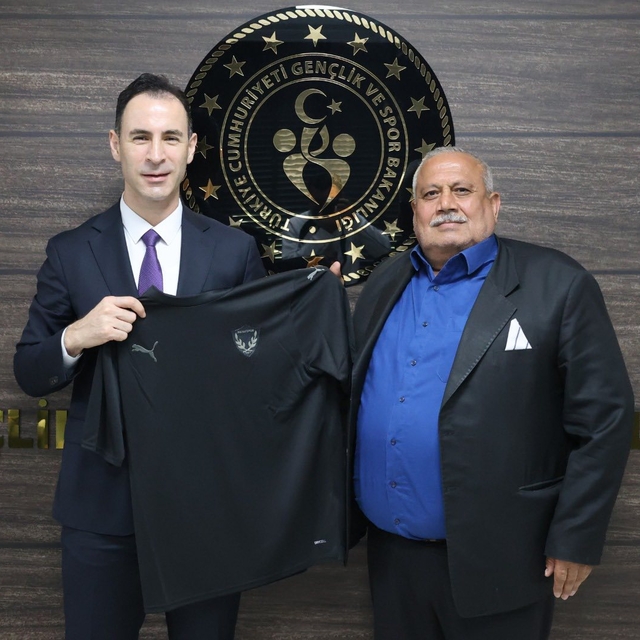 Hatayspor'un Mersin'de rehin tutulan spor malzemeleri Antakya'ya getirilece...