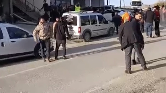 Mardin'de iki grup arasında sopalı kavga: 7 kişi yaralandı