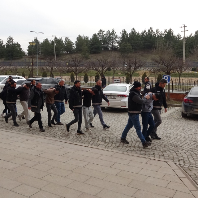 Midede uyuşturucu sevkiyatı Kastamonu'da son buldu
Uyuşturucu operasyonunda...