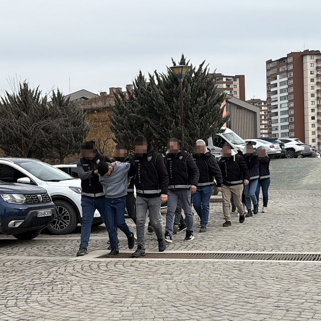 GÜNCELLEME - Midesinde Türkiye'ye uyuşturucu sokan zanlıyla bu kişiye yardı...