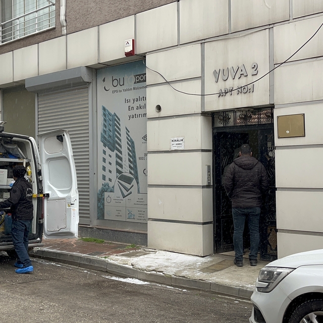 Karısını boğduktan sonra 7'nci kattan atladığı ortaya çıktı
Eskişehir'de 7'...