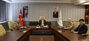 Sınır illerin valileri ile güvenlik toplantısı
Vali Taşolar, video konferan...