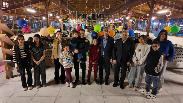 Gemerek KaymakamI Koca iftarda çocuklarla bir araya geldi