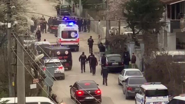 Düzce'de silahlı kavga: 2'si silahla 3 yaralı