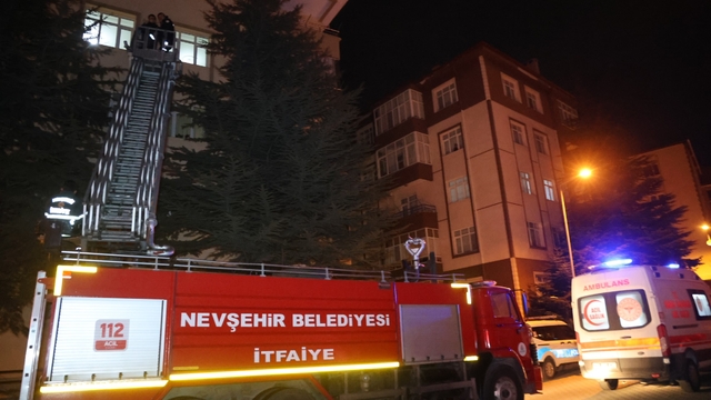 Kapıyı açmayınca ekipler seferber oldu
Yaşlı kadın evde uyurken bulundu