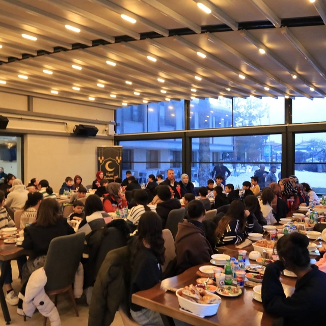 Erzincan'da Dünya Yetimler Günü dolayısıyla iftar programı düzenlendi