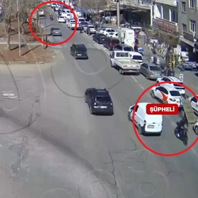 Abartı egzoz kullandığı için polisten kaçan sürücüye 'Dur' ihtarına uymamak...