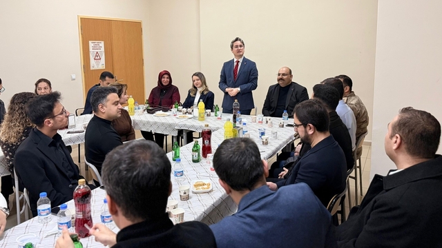 Kemaliye'de yetim ve öksüz çocuklarla gönül sofrası kuruldu