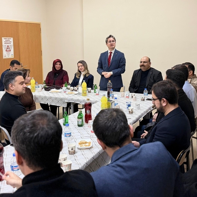 Kemaliye'de yetim ve öksüz çocuklarla gönül sofrası kuruldu