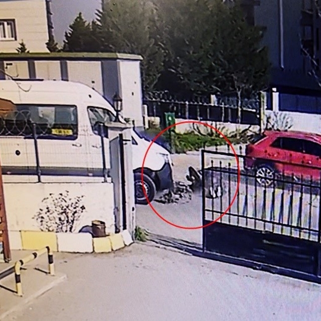 Okul servisine çarpmamak için motosikletten düşüp metrelerce savruldular: O...