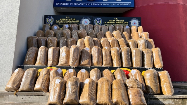 Adana'da 1 ton kaçak tütün ele geçirildi